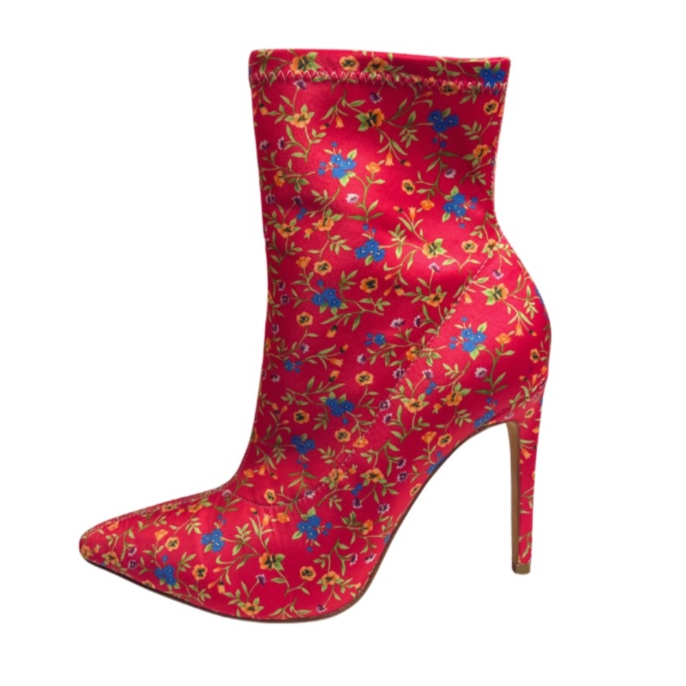 RAYE BOOTIE•MAGENTA WITH MULTI-COLORED FLOWERS•SIZE: 9
